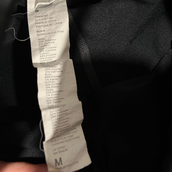 Fabletics exercise shorts - Picture 3 of 3